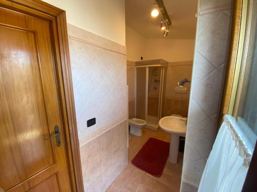 Casa Cirella Near Anagnina Metro Lägenhet *